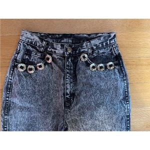 Vintage Traffic Stone Washed Jeans with Cancho Details. See measurements in pics